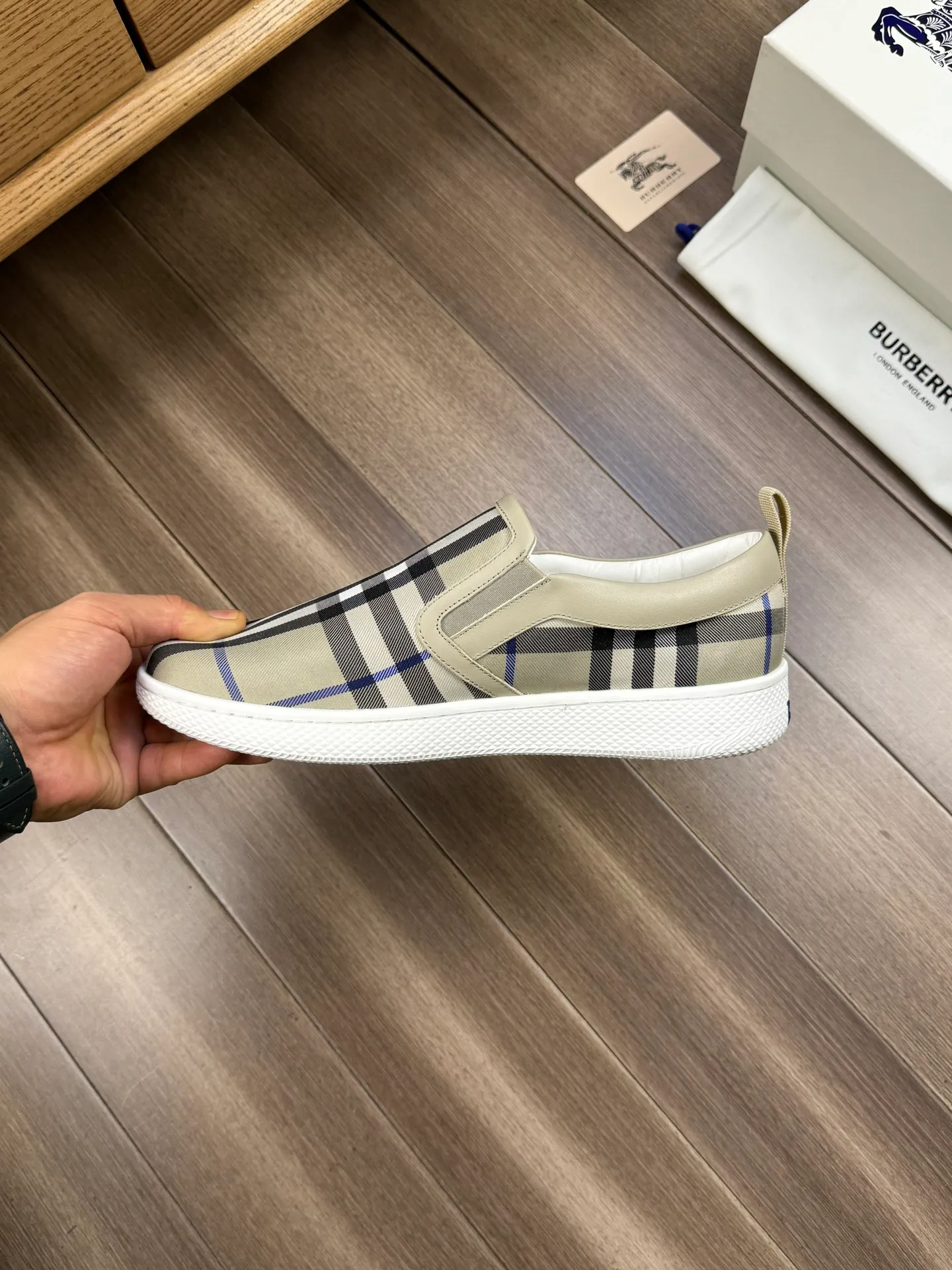 P380 [BURBERRY] Burberry - Upper: imported 🔝 brand totem cloth, heel brand webbing decoration - Inner: water-dyed cowhide - Outsole: ultra-light rubber; two-color molded outsole - Super high quality control, fine workmanship: highlighted (high-end, extravagance, grade) -Size: 38-44 (Male 45, can be customized)